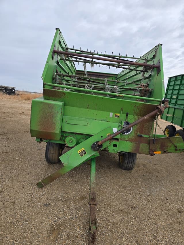 Image of John Deere 716 equipment image 1