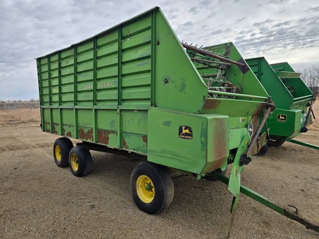 Image of John Deere 716 equipment image 2