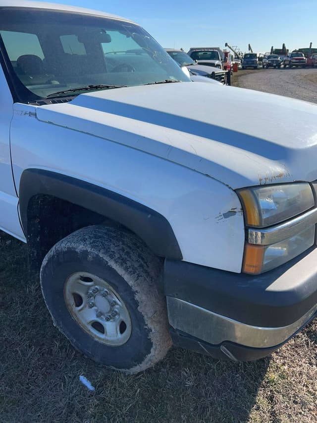 Image of Chevrolet 2500 equipment image 2