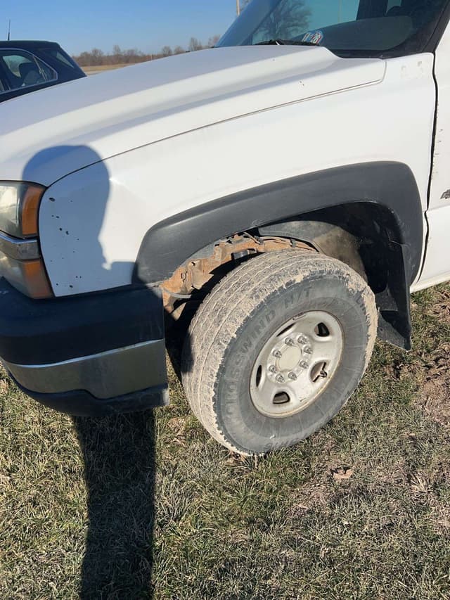 Image of Chevrolet 2500 equipment image 4