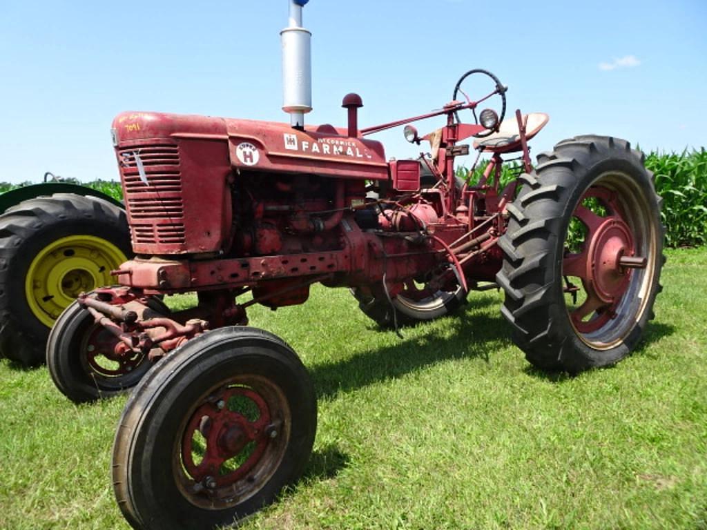 Image of Farmall Super H Primary image