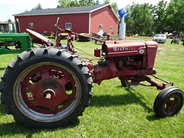 Image of Farmall Super H equipment image 2