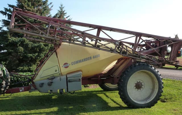 Image of Hardi Commander 4400 equipment image 1