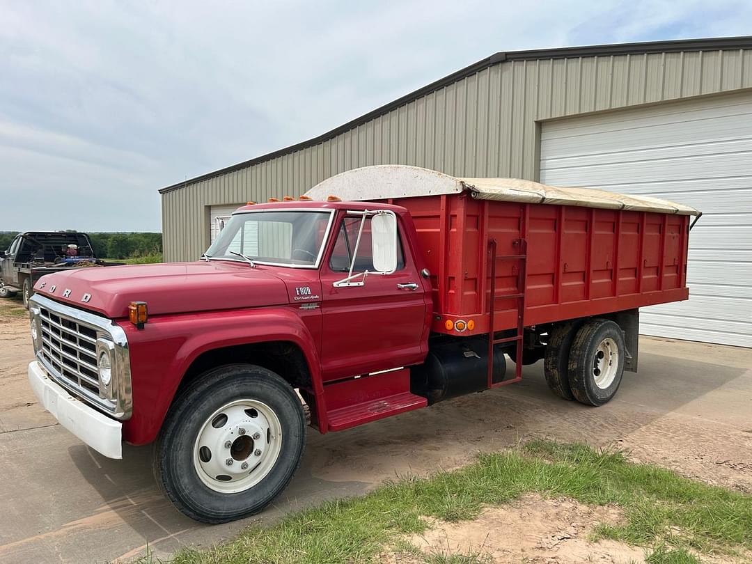 Image of Ford F-600 Primary image
