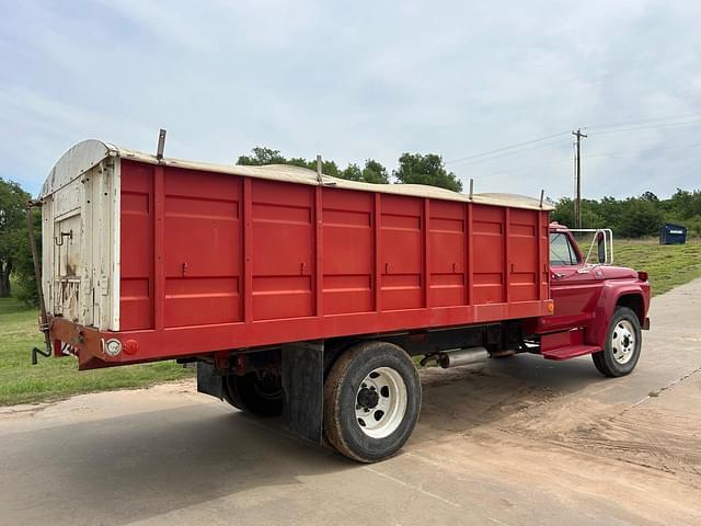 Image of Ford F-600 equipment image 4