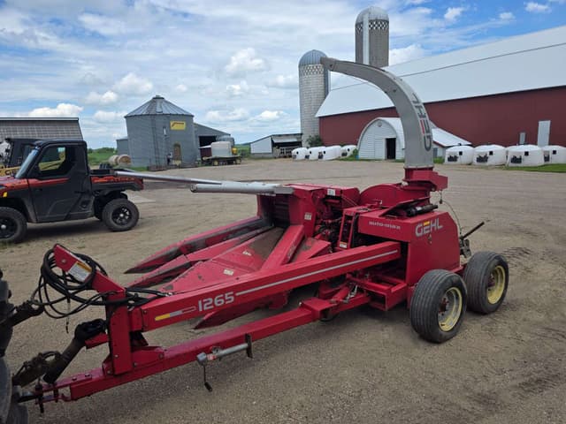 Image of Gehl 1265 equipment image 1