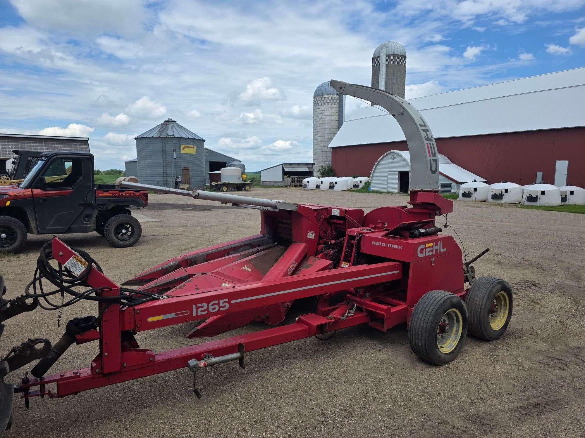 Gehl 1265 Equipment Image0
