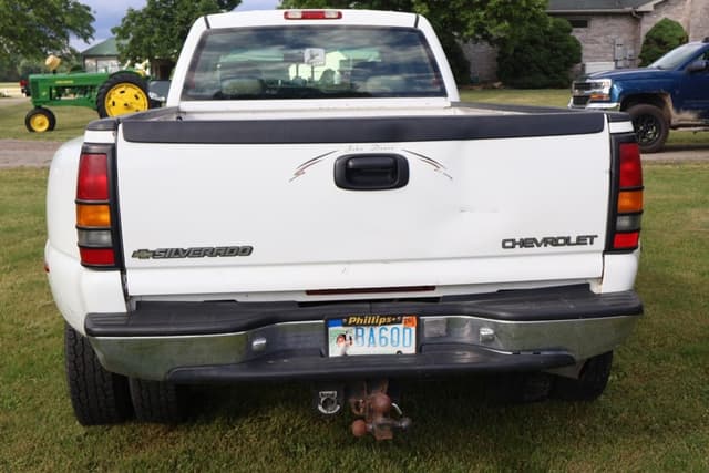 Image of Chevrolet 3500 equipment image 4
