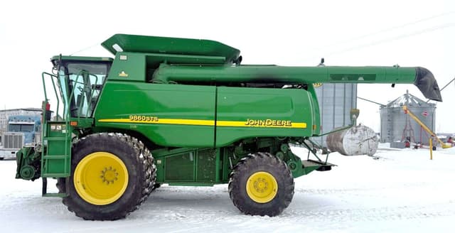 Image of John Deere 9860 STS equipment image 1