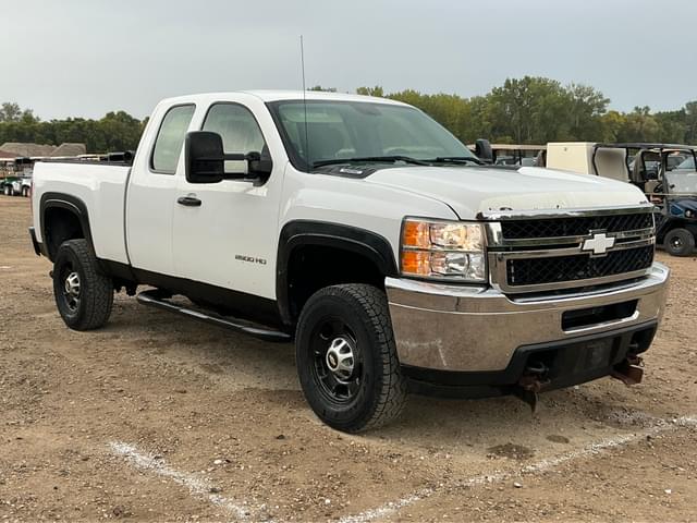 Image of Chevrolet Silverado equipment image 2