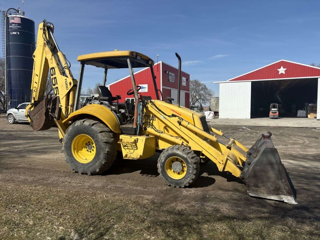 Image of New Holland 655E Primary image