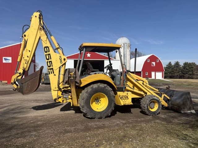 Image of New Holland 655E equipment image 1