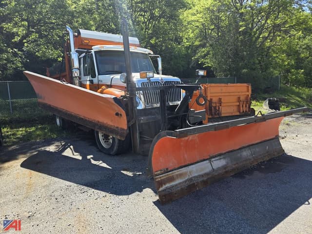Image of International Workstar 7400 equipment image 2