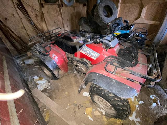 Image of Honda Fourtrax 300 equipment image 2