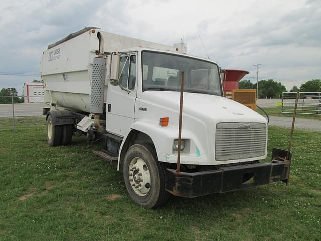 Image of Freightliner FL70 equipment image 1