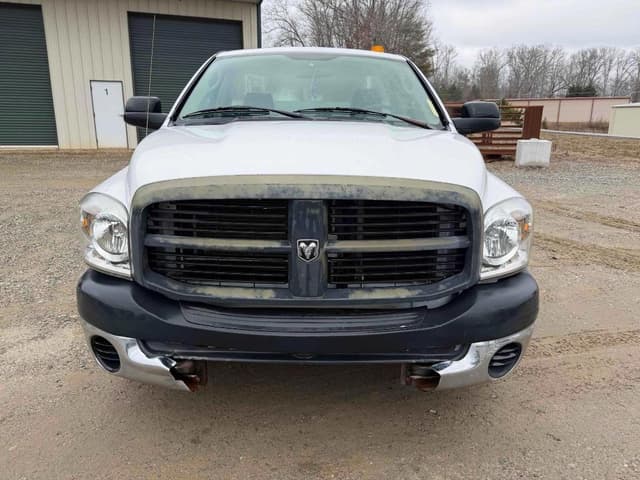 Image of Dodge Ram 2500 equipment image 4