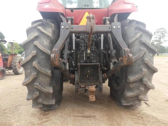 Image of Case IH Magnum 235 equipment image 3