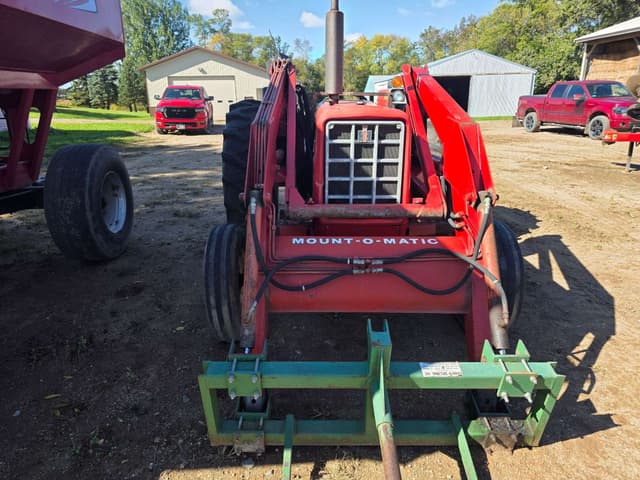 Image of International Harvester 674 equipment image 4