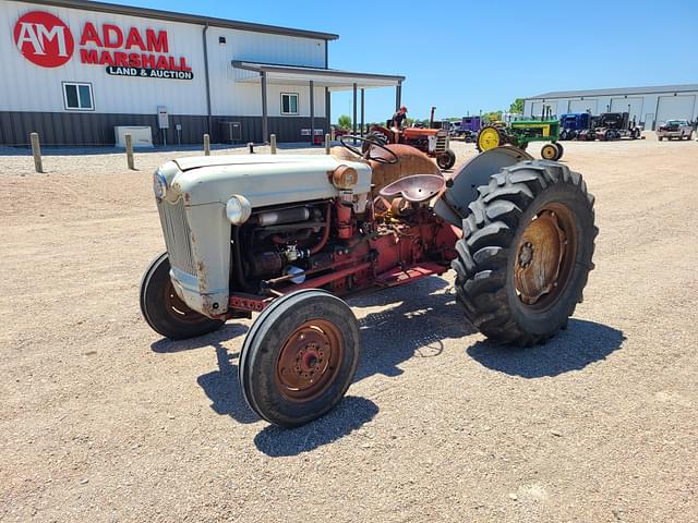 Image of Ford 860 equipment image 2