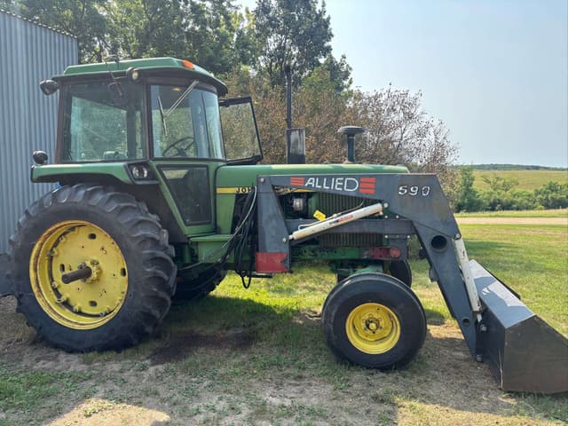 Image of John Deere 4040 equipment image 1