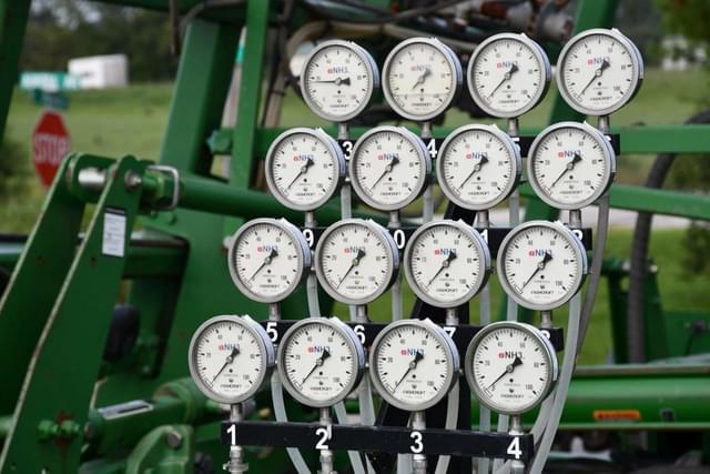 Image of John Deere 2410C equipment image 2