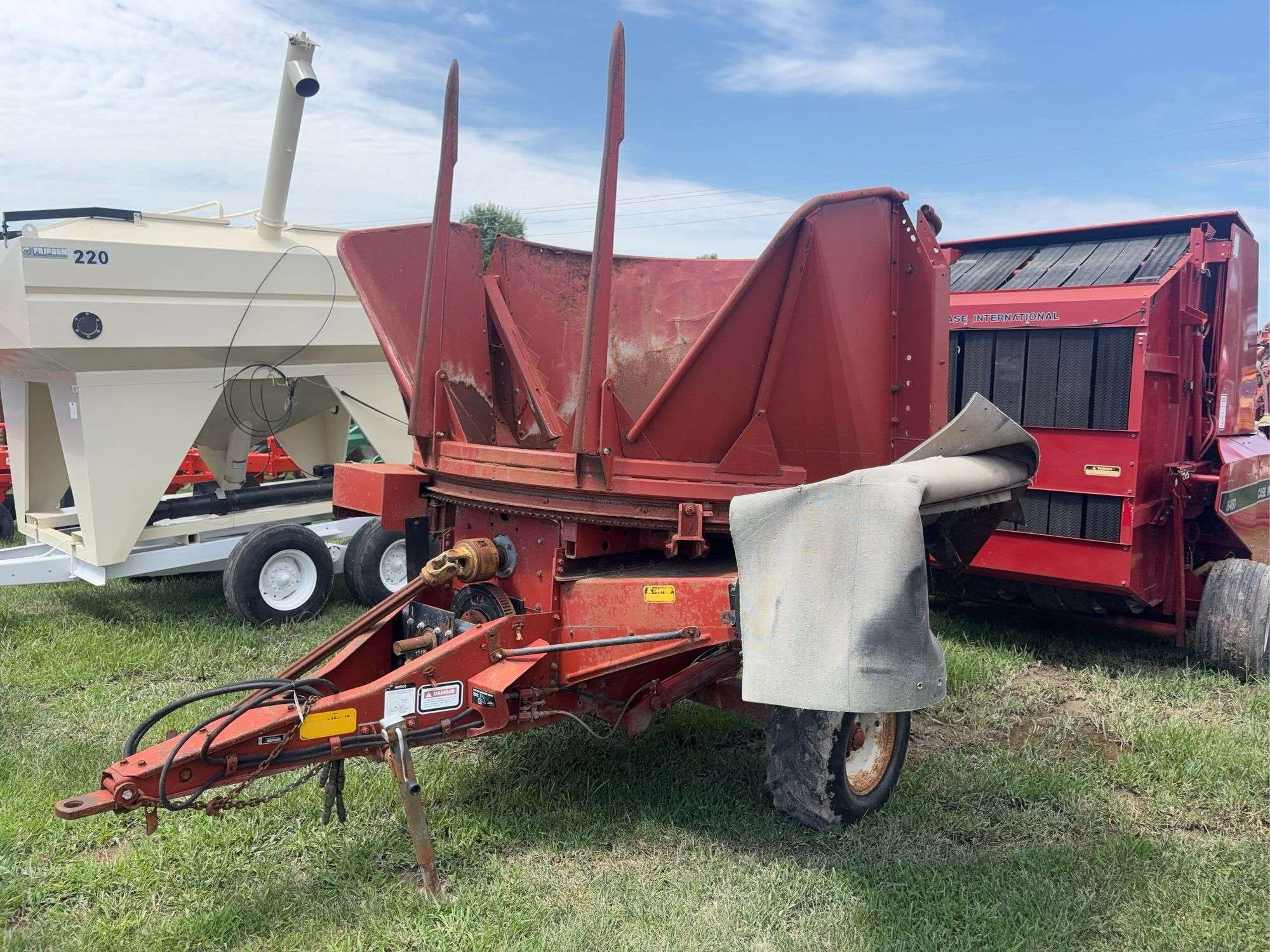 Hesston BP25 Equipment Image0