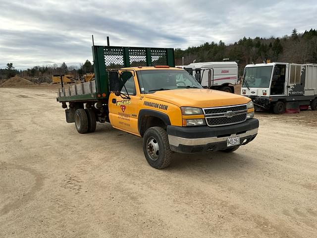 Image of Chevrolet 3500 equipment image 2