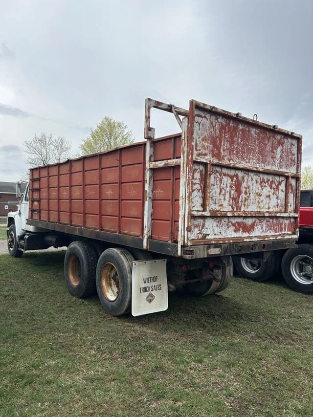 Image of Ford L9000 equipment image 2