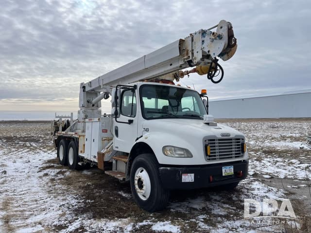 Image of Freightliner Business Class M2 equipment image 2