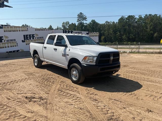 Image of Dodge Ram 2500 equipment image 2