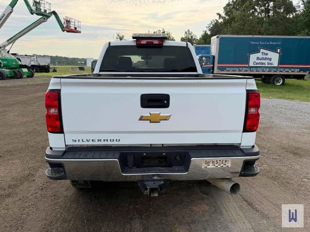 Image of Chevrolet 2500HD equipment image 4