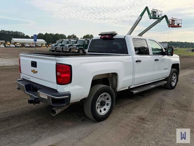 Image of Chevrolet 2500HD equipment image 3