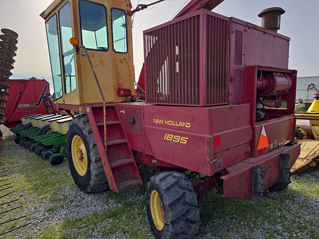 Image of New Holland 1895 equipment image 3