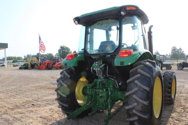 Image of John Deere 5100E equipment image 3