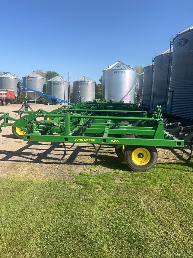 Image of John Deere 2430 equipment image 2