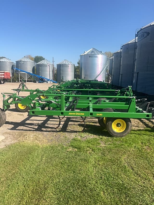 Image of John Deere 2430 equipment image 1