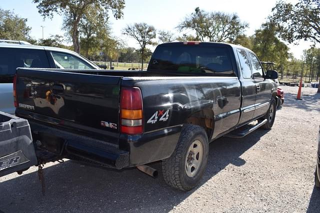 Image of GMC Sierra equipment image 2