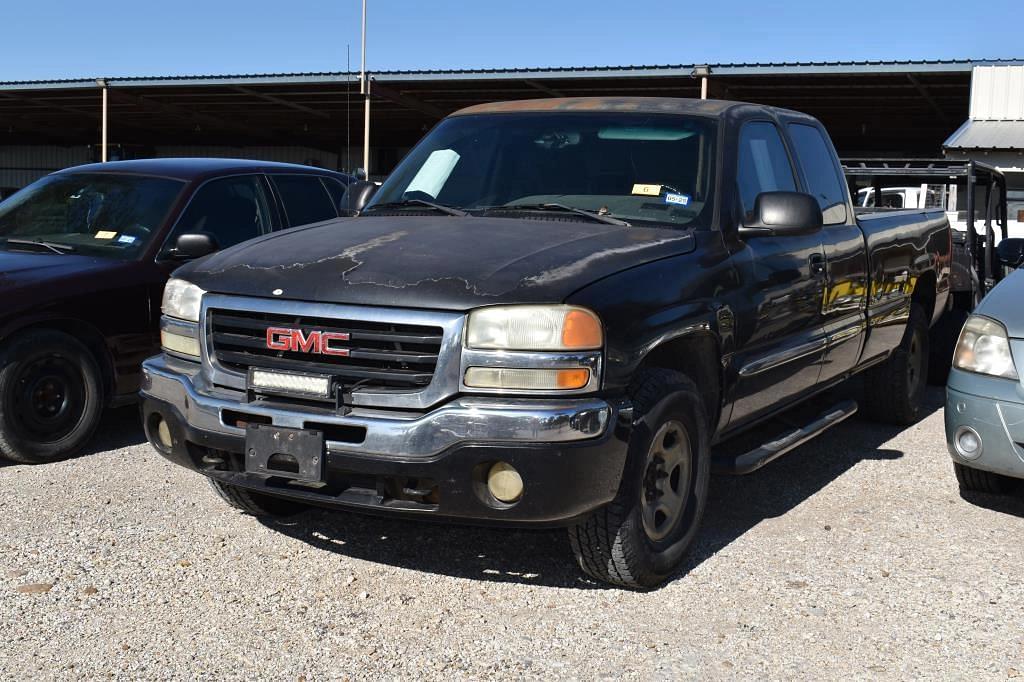 Image of GMC Sierra Primary image