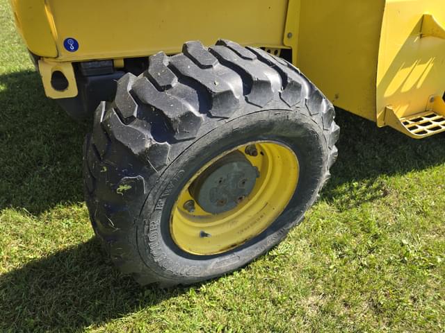 Image of New Holland LB75B equipment image 4