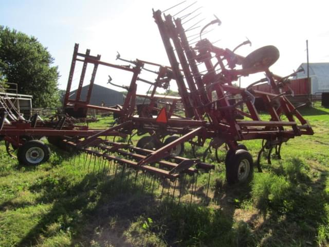Image of International Harvester 4600 equipment image 4