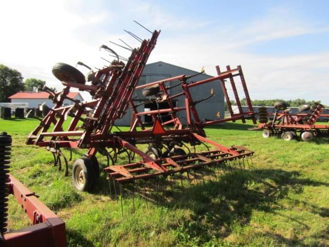 Image of International Harvester 4600 equipment image 3