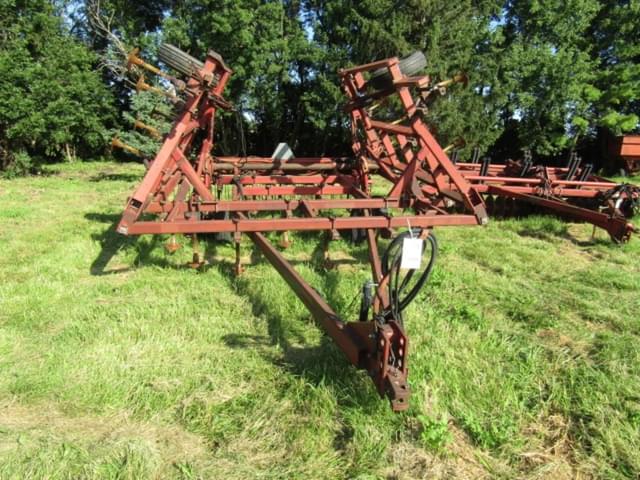 Image of International Harvester 4600 equipment image 2