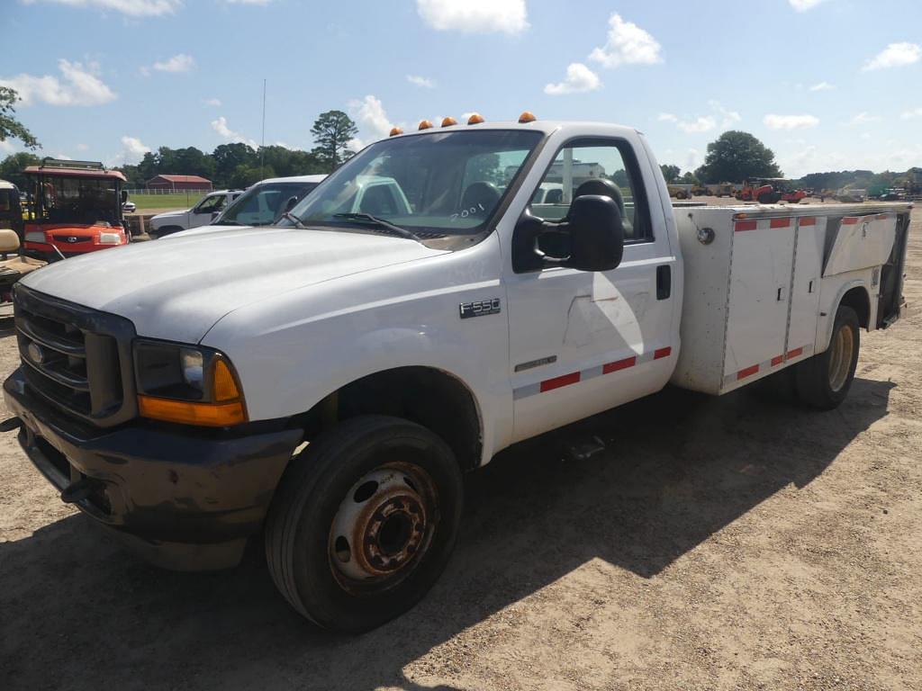 Image of Ford F-550 Primary image