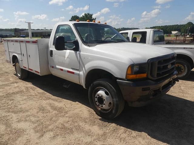 Image of Ford F-550 equipment image 1