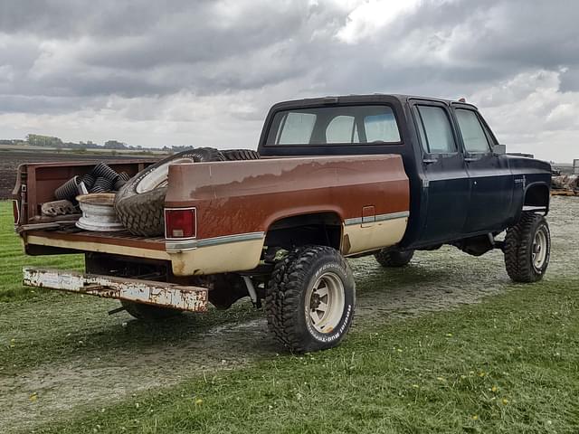 Image of GMC K3500 equipment image 3