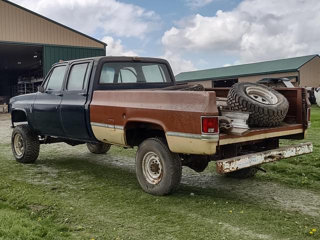 Image of GMC K3500 equipment image 2
