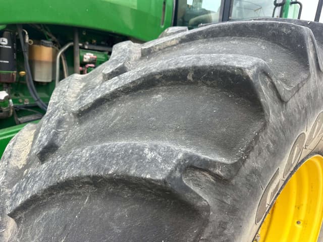 Image of John Deere 9530 equipment image 2