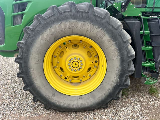 Image of John Deere 9530 equipment image 1