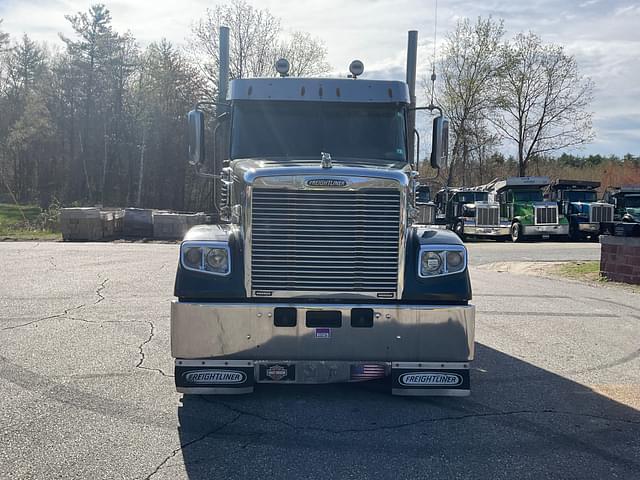 Image of Freightliner SD122 equipment image 1