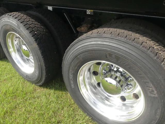 Image of Kenworth T880 equipment image 4